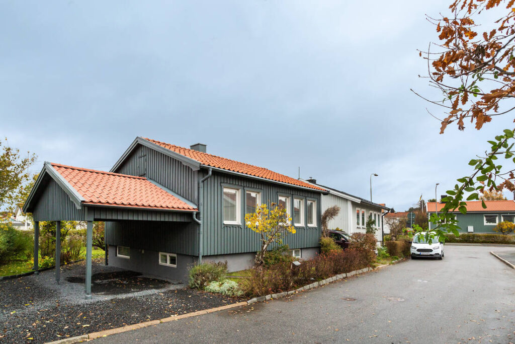 11. Renoverat Tegeltak Villa