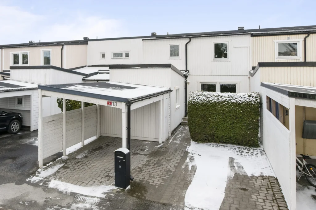 17. Byte av Korrugerat Takplat Garage Norrtalje Roslagen